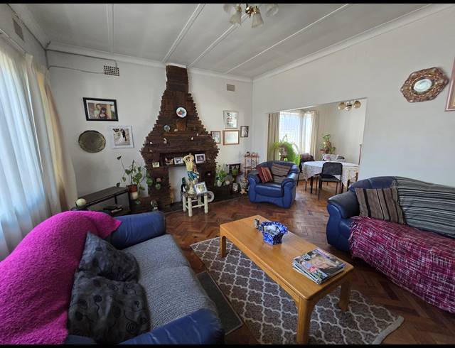 3 BEDROOM FREEHOLD FOR SALE IN REWLATCH